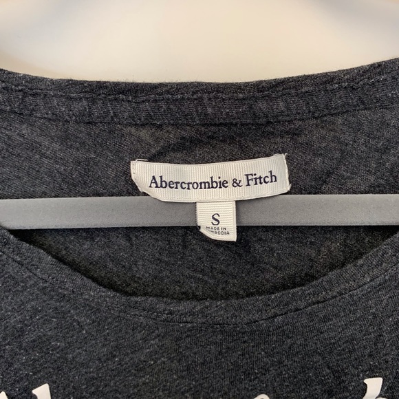 Abercrombie and Fitch Women’s tee - Picture 2 of 2